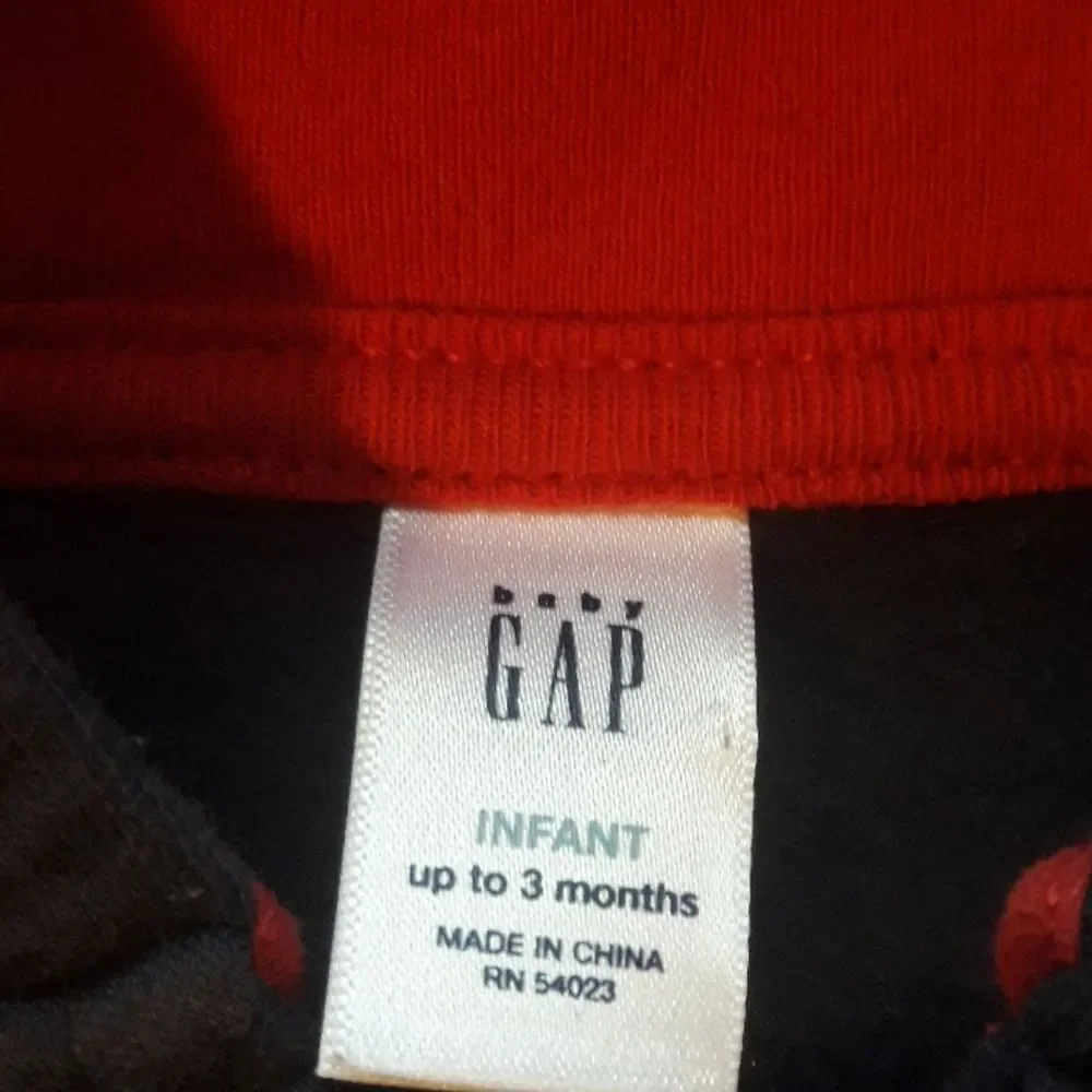 Baby Gap 0-3 mo HEART BREAKER zip up hoodie Blue/Red